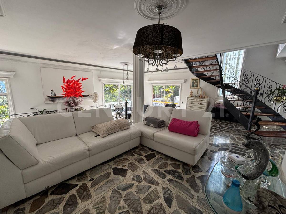 Casa en arriendo en El Poblado, Medellín · foto 5 de 22
