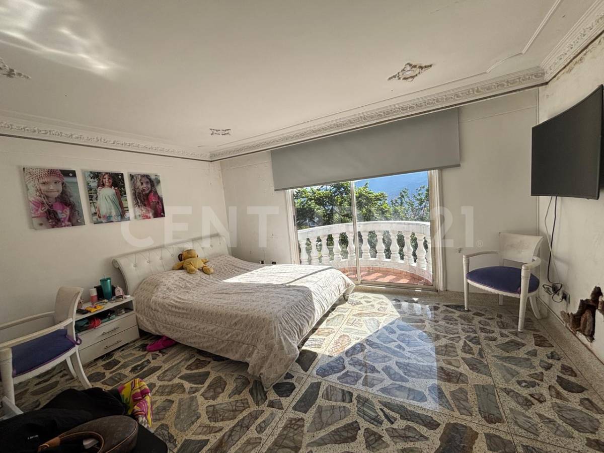 Casa en arriendo en El Poblado, Medellín · foto 8 de 22