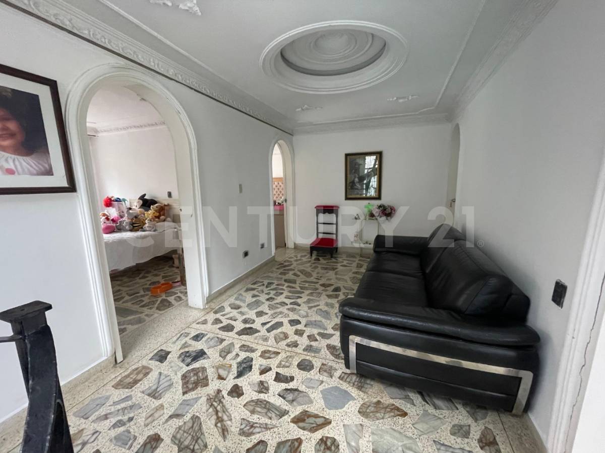 Casa en arriendo en El Poblado, Medellín · foto 12 de 22