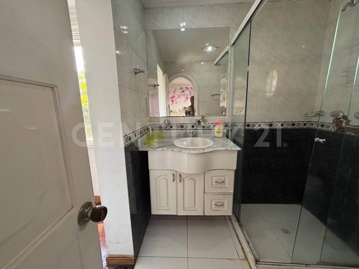 Casa en arriendo en El Poblado, Medellín · foto 13 de 22