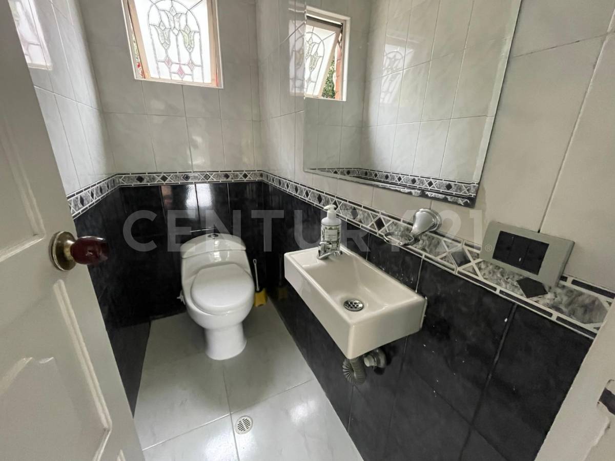 Casa en arriendo en El Poblado, Medellín · foto 16 de 22