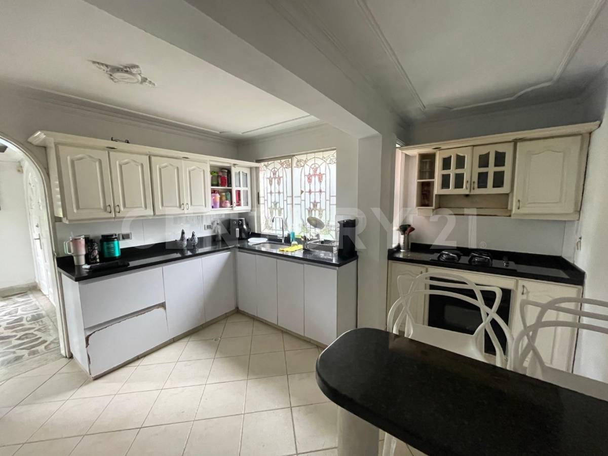 Casa en arriendo en El Poblado, Medellín · foto 17 de 22