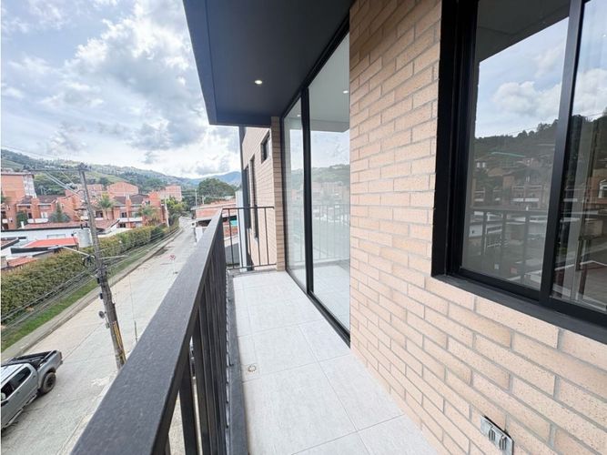 Apartamento de 2 alcobas en venta en El Carmen, El Retiro, 72 m² · foto 2 de 14