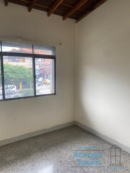 Apartamento de 3 alcobas en venta en Florida Nueva, Medellín, 150 m² · foto 5 de 17