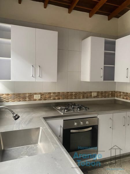Apartamento de 3 alcobas en venta en Florida Nueva, Medellín, 150 m² · foto 7 de 17