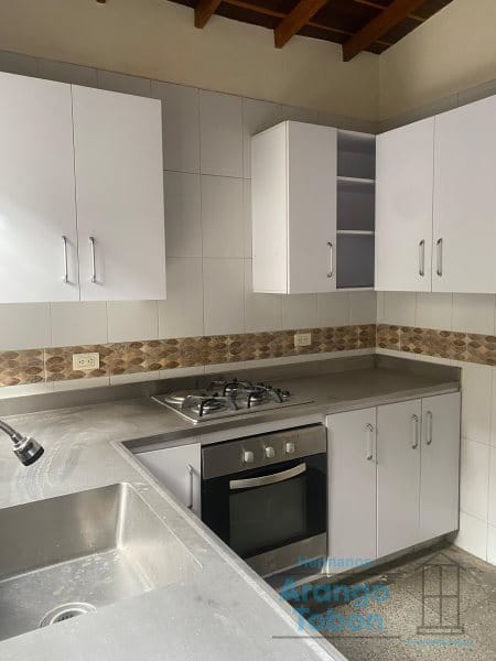 Apartamento de 3 alcobas en venta en Florida Nueva, Medellín, 150 m² · foto 9 de 17