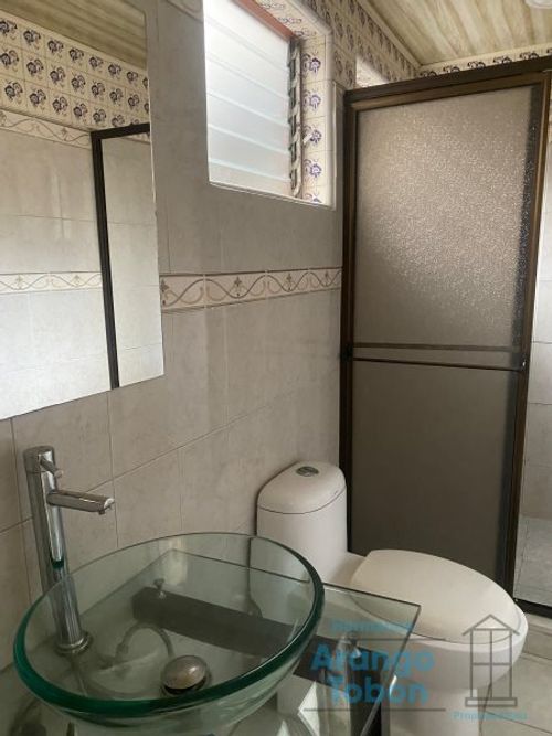 Apartamento de 3 alcobas en venta en Florida Nueva, Medellín, 150 m² · foto 15 de 17