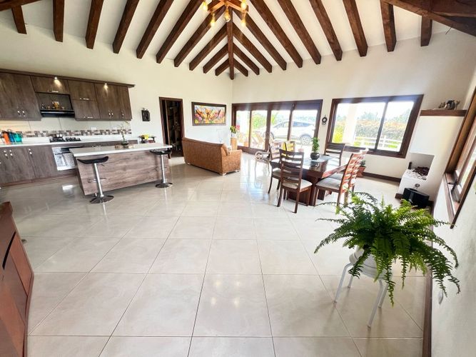 Finca en venta en El Tablazo, Rionegro, 310 m² · foto 2 de 24