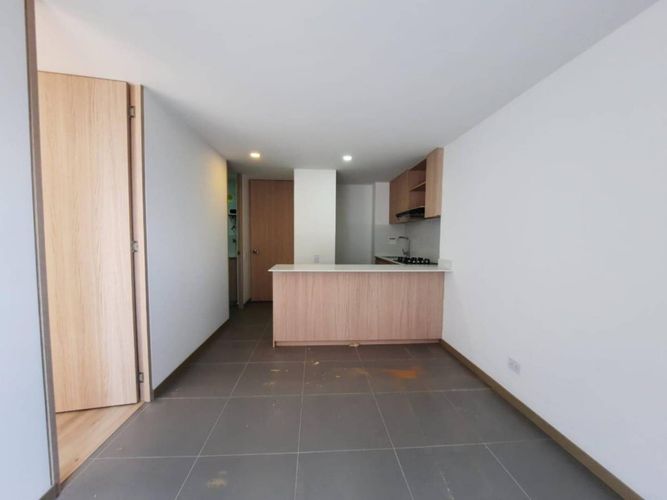 Apartaestudio en arriendo en El Poblado, Medellín, 42 m² · foto 2 de 24