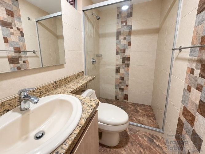 Apartamento de 3 alcobas en venta en Los Colores, Medellín, 75 m² · foto 12 de 14