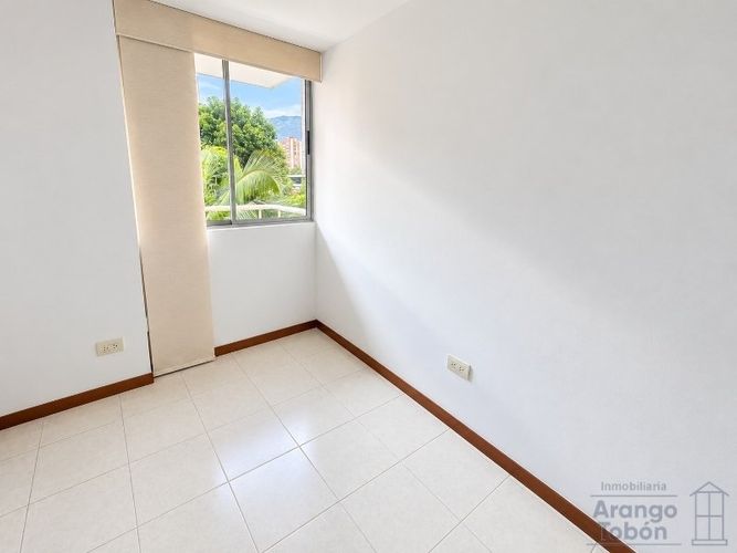 Apartamento de 3 alcobas en venta en Los Colores, Medellín, 75 m² · foto 14 de 14