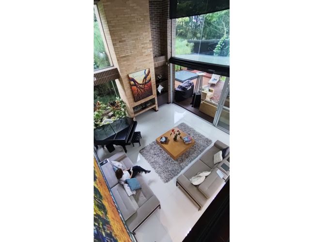 Casa de 4 alcobas en venta en El Tesoro, Medellín, 500 m² · foto 2 de 24