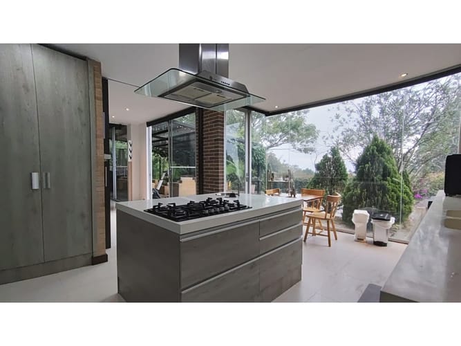 Casa de 4 alcobas en venta en El Tesoro, Medellín, 500 m² · foto 19 de 24