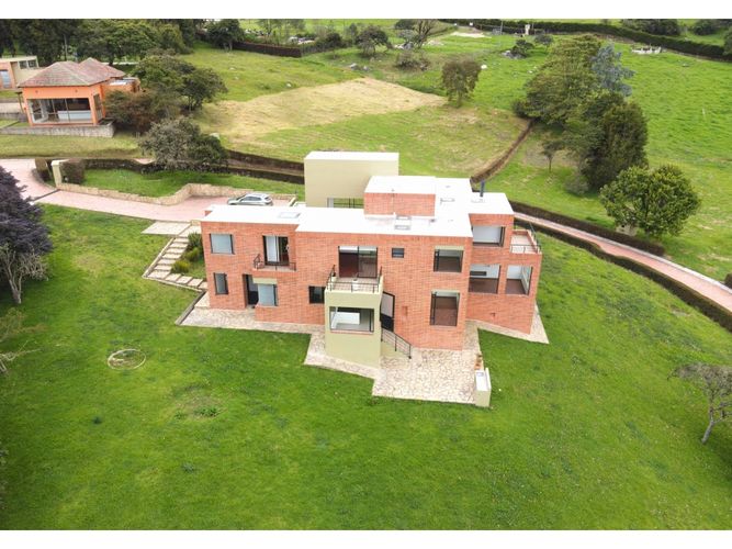 Casa en venta en San Jose De La Concepcion, La Calera · foto 2 de 24