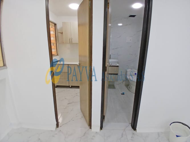 Oficina en arriendo en Villa Nueva, Medellín, 47 m² · foto 8 de 12