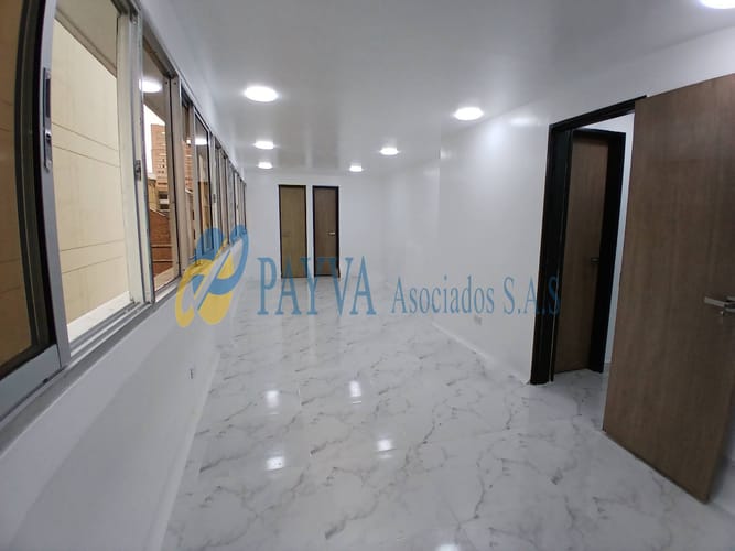 Oficina en arriendo en Villa Nueva, Medellín, 47 m² · foto 7 de 12