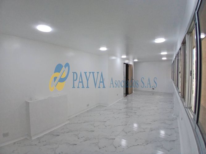 Oficina en arriendo en Villa Nueva, Medellín, 47 m² · foto 11 de 12