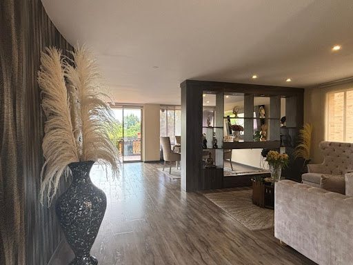 Casa en venta en Cerros De Niza, Bogotá · foto 4 de 24