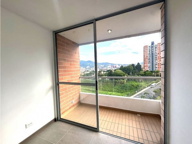 Apartamento en venta en El Porvenir, Itagüí · foto 3 de 12