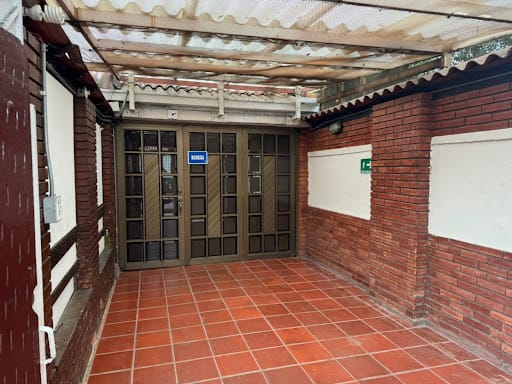 Casa de 6 alcobas en venta en San Martin, Bogotá, 183 m² · foto 2 de 24