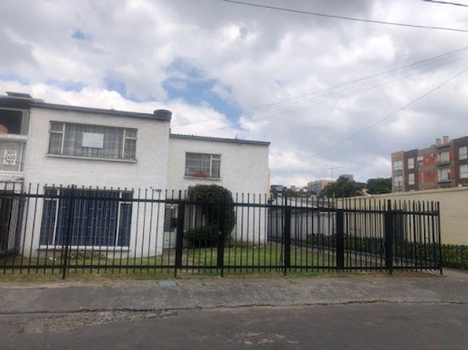 Casa de 4 alcobas en venta en El Contador, Bogotá, 272 m² · foto 2 de 22