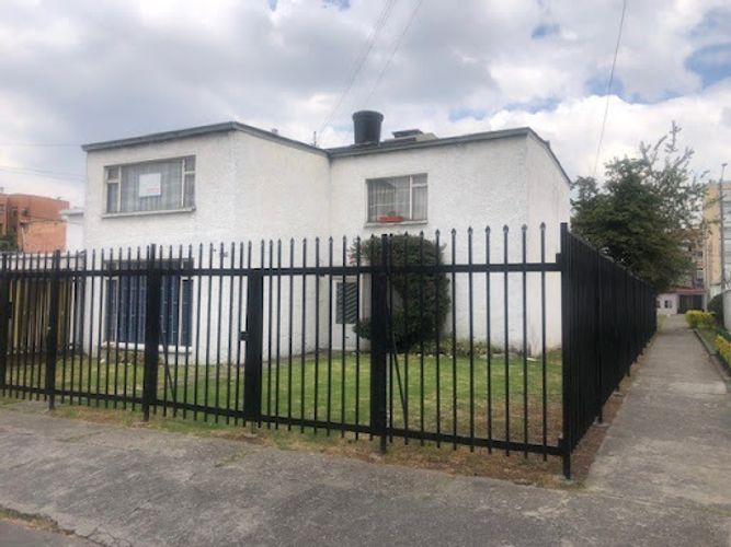 Casa de 4 alcobas en venta en El Contador, Bogotá, 272 m² · foto 3 de 22