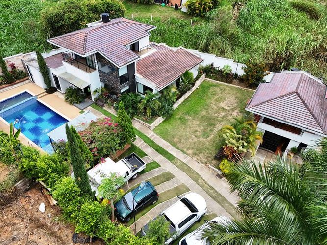 Casa de 4 alcobas en venta en Ruitoque, Piedecuesta, 350 m² · foto 3 de 19
