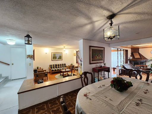 Casa en venta en Niza, Bogotá · foto 2 de 24