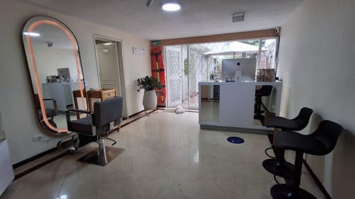 Casa de 5 alcobas en venta en Santa Barbara, Bogotá, 195 m² · foto 3 de 24