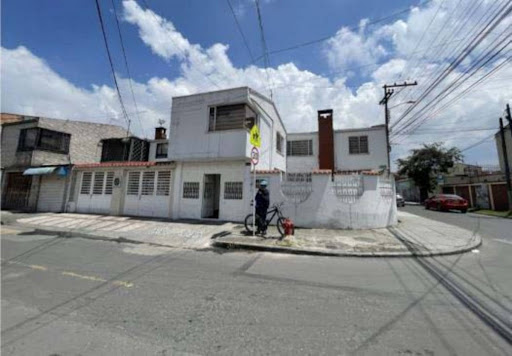 Casa en venta en Mandalay, Bogotá · foto 2 de 24