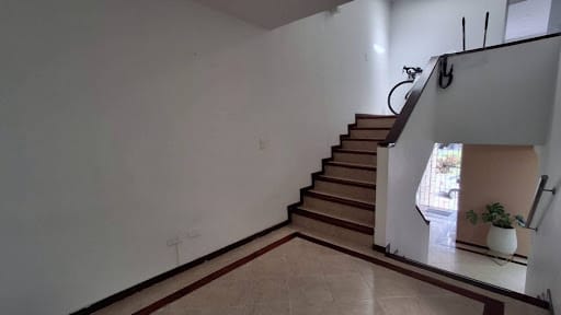Casa de 5 alcobas en venta en Santa Barbara, Bogotá, 195 m² · foto 8 de 24
