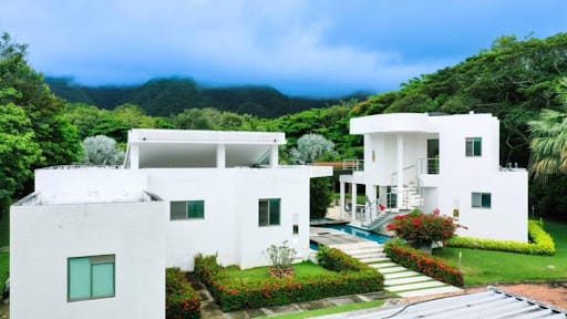 Casa de 4 alcobas en venta en Girardot, Girardot · foto 3 de 24