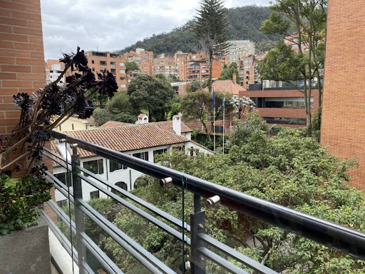 Apartamento en venta en Los Rosales, Bogotá · foto 2 de 15