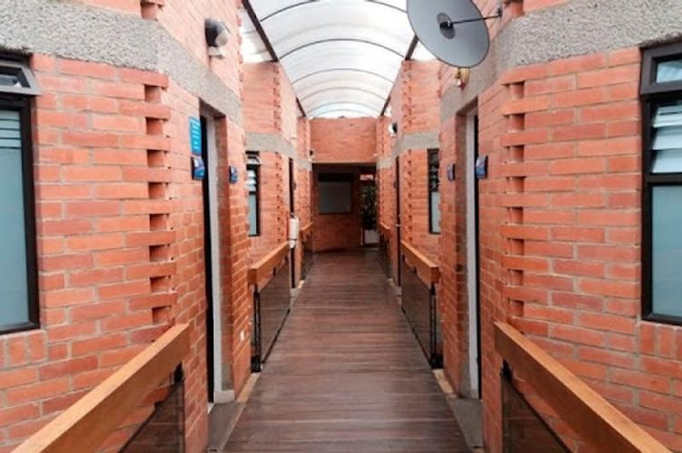 Casa de 10 alcobas en venta en La Trinidad, Chía, 800 m² · foto 2 de 4