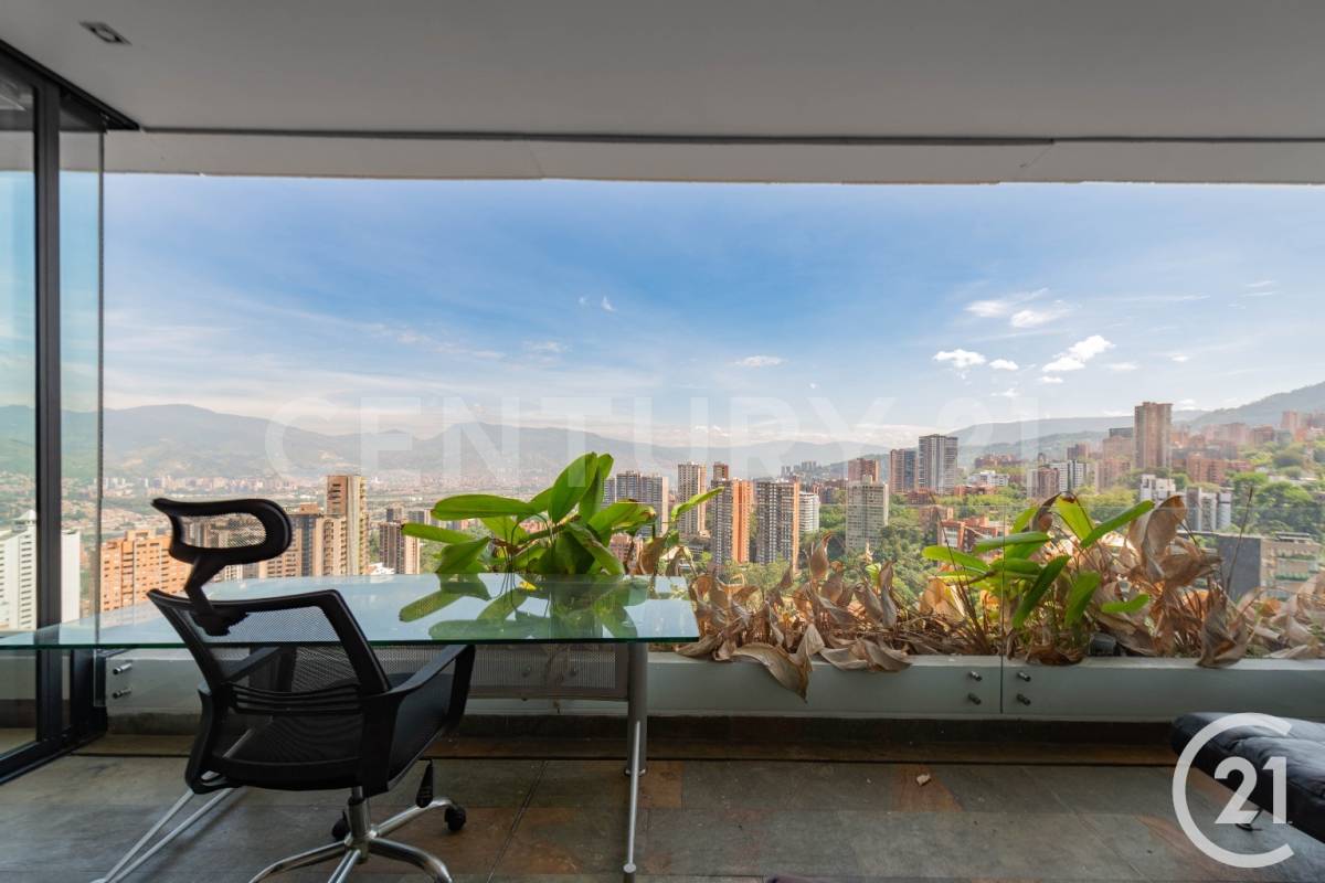 Apartamento en Arriendo en El Poblado, Medellín en Urbanizacion Arcoiris