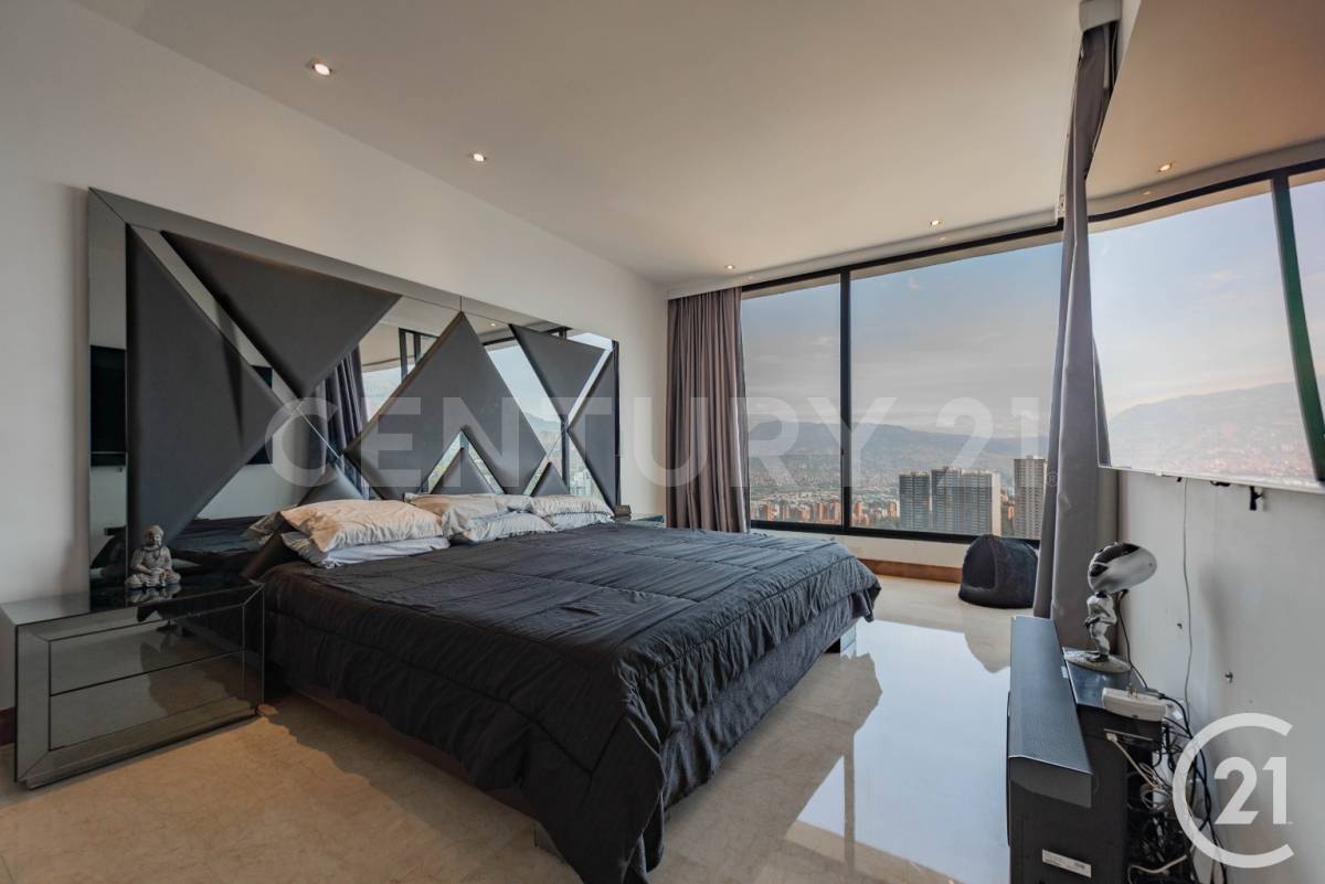 Apartamento en arriendo en El Poblado, Medellín · foto 3 de 24