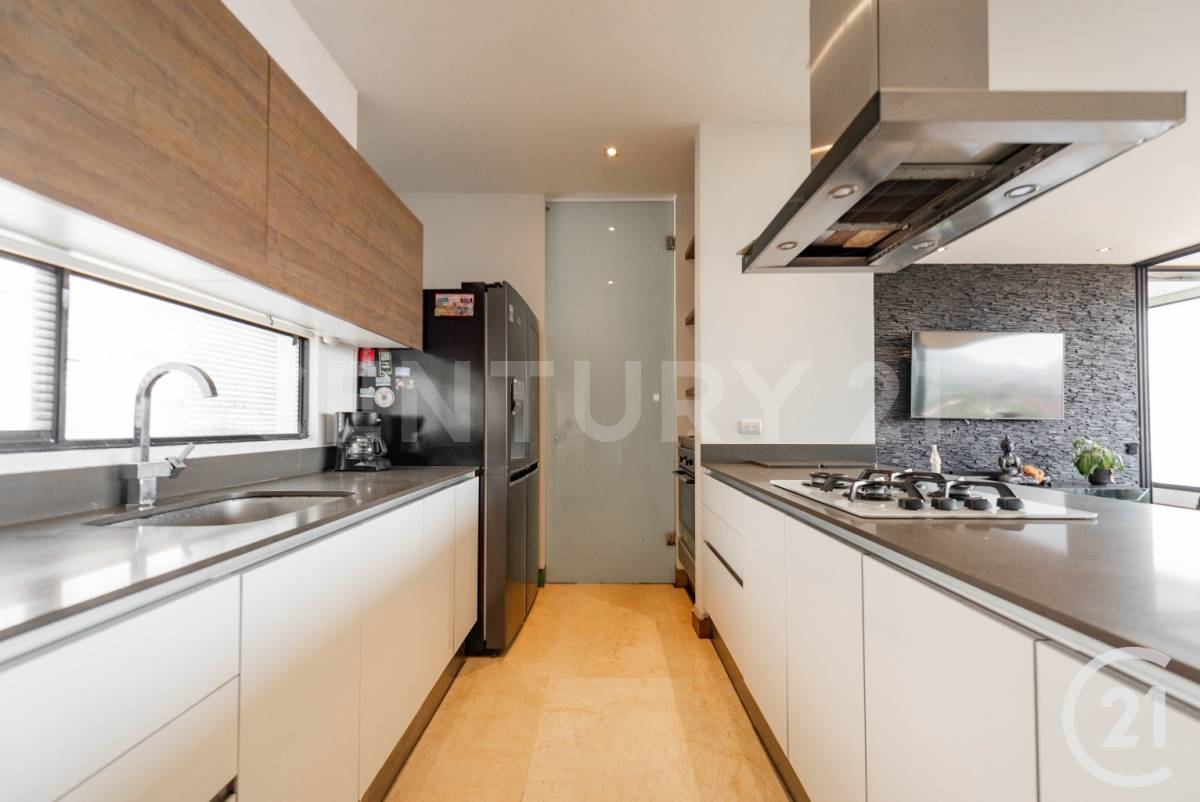 Apartamento en arriendo en El Poblado, Medellín · foto 9 de 24
