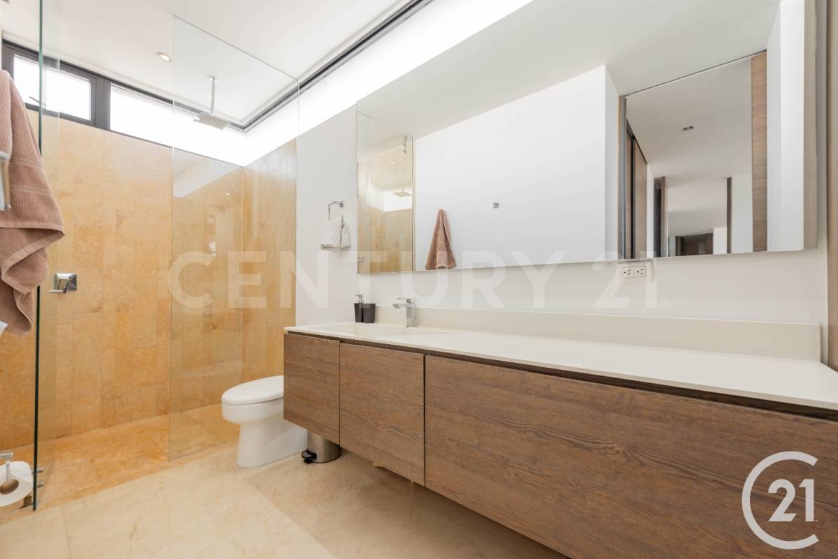 Apartamento en arriendo en El Poblado, Medellín · foto 14 de 24
