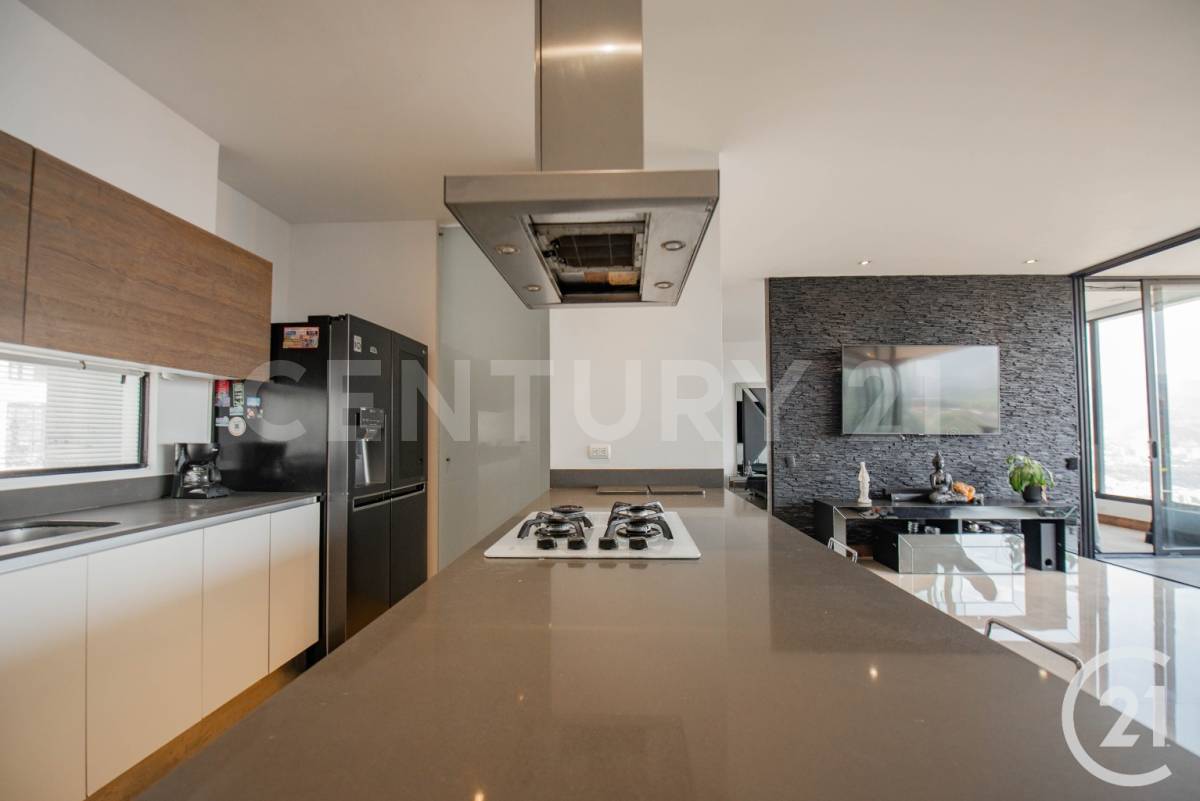Apartamento en arriendo en El Poblado, Medellín · foto 18 de 24
