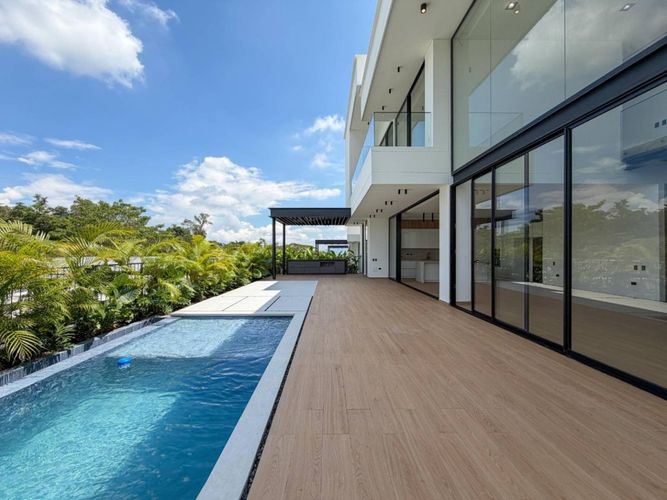 Casa de 3 alcobas en venta en Ruitoque Condominio, Piedecuesta, 412 m² · foto 2 de 24