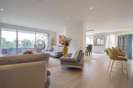 Apartamento en venta en Los Rosales, Bogotá · foto 2 de 24