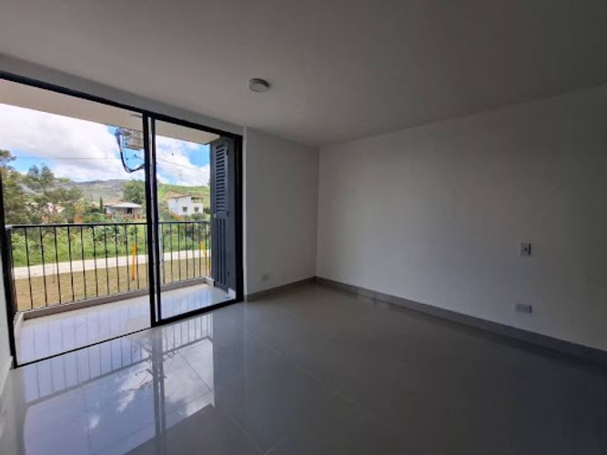 Apartamento de 3 alcobas en venta en El Carmen De Viboral, El Carmen de Viboral, 52 m² · foto 10 de 11
