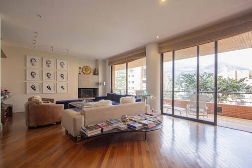Apartamento de 3 alcobas en venta en Santa Barbara Alta, Bogotá, 217 m² · foto 6 de 24