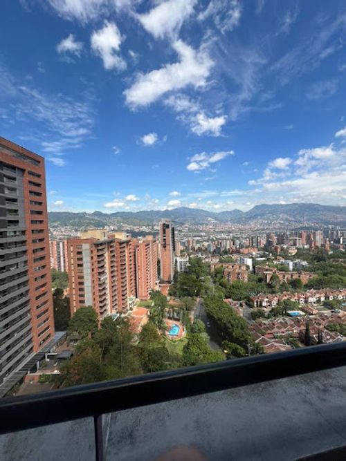 Apartaestudio en venta en Loma De Los Gonzalez, Medellín, 63 m² · foto 3 de 20