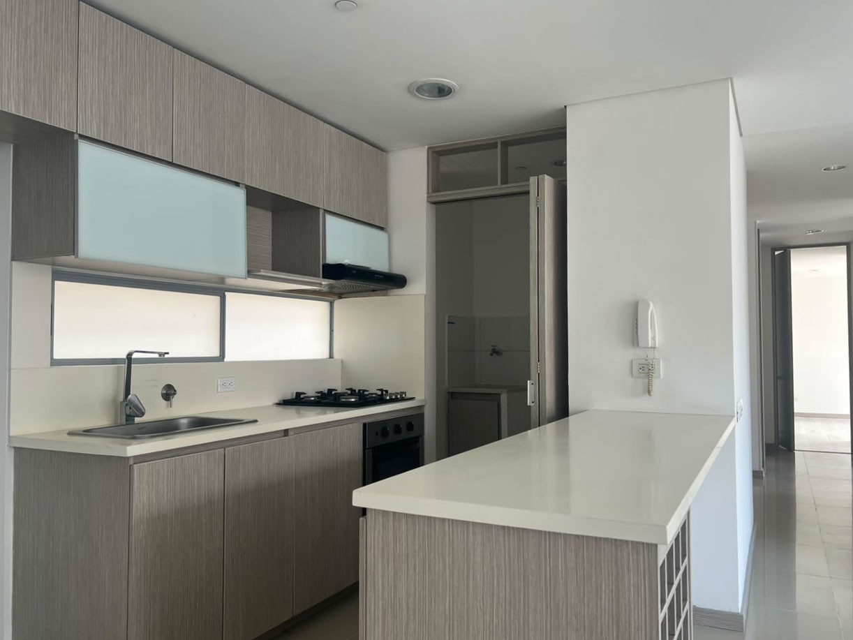 Apartamento en arriendo en Cumbres, Envigado · foto 4 de 16