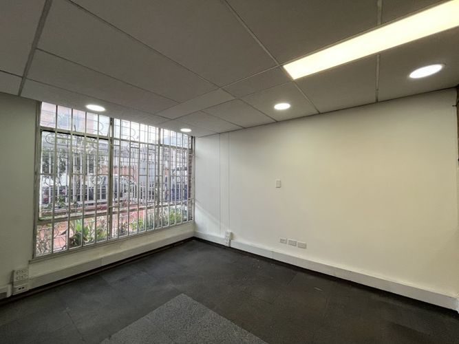 Casa de 4 alcobas en venta en Alcazares Norte, Bogotá, 258 m² · foto 3 de 24