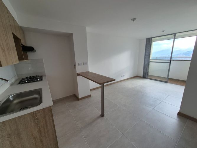 Apartamento de 3 alcobas en venta en Hospital Mental, Bello, 57 m² · foto 2 de 24