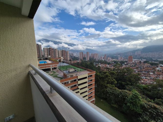 Apartamento de 3 alcobas en venta en Hospital Mental, Bello, 57 m² · foto 8 de 24