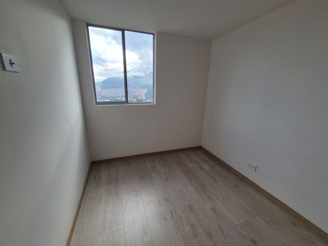 Apartamento de 3 alcobas en venta en Hospital Mental, Bello, 57 m² · foto 11 de 24