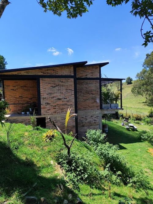 Casa de 3 alcobas en arriendo en Santa Elena, Envigado, 160 m² · foto 3 de 20